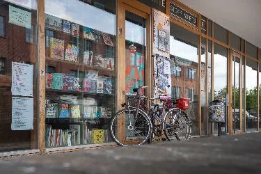 Bild Fahrrad vor Laden